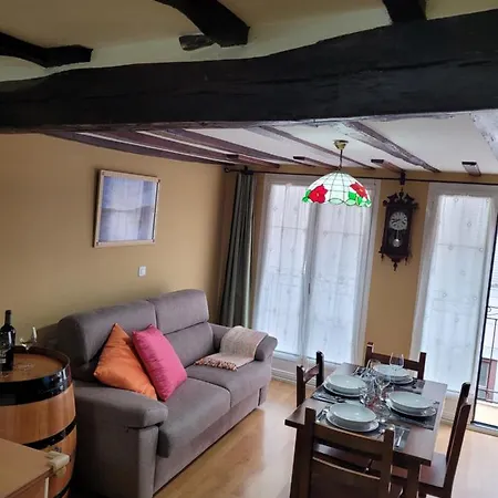 Txiki Apartment